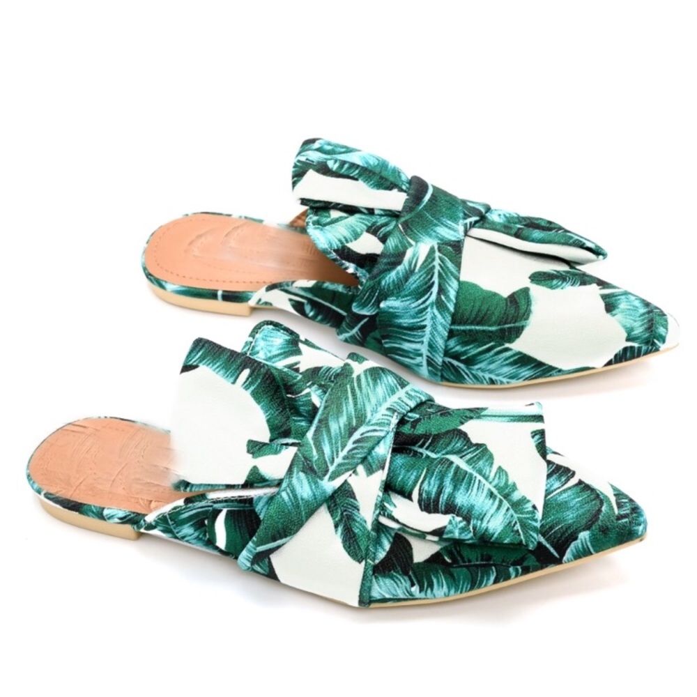 Palm leaves mules